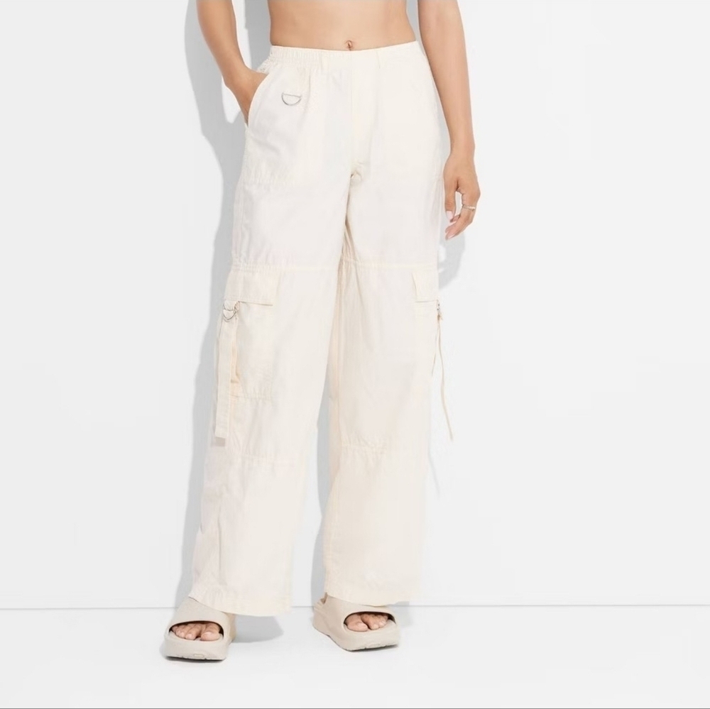 Wild Fable Women's Mid Rise Wide Leg Lightweight Cargo Pants, Off-White, XS - Picture 1 of 10
